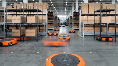 快仓 X URBAN REVIVO（UR）