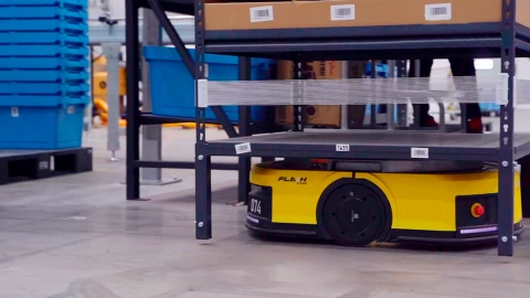 快仓 X 闪电快递